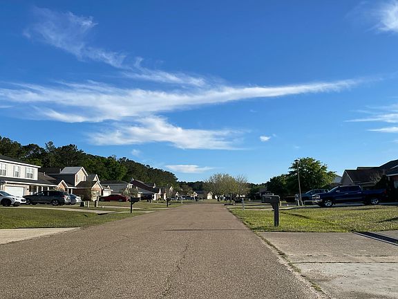 4th image of 569 Huseman Ln