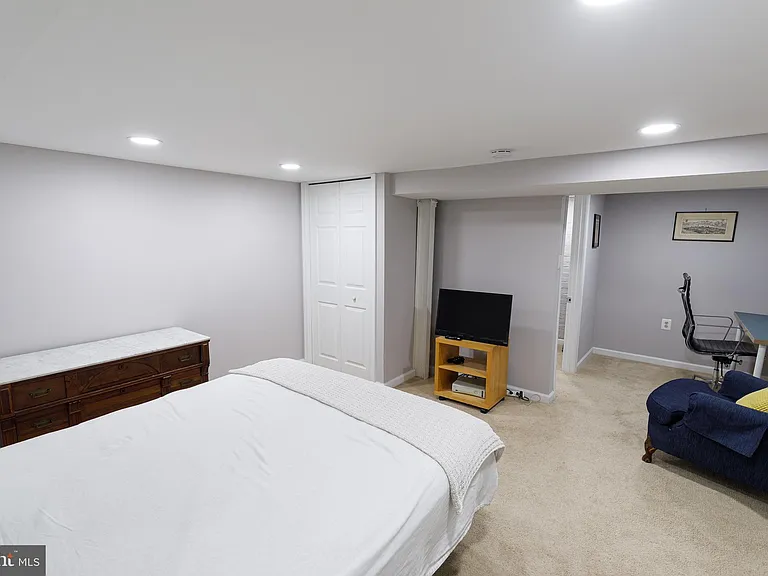 1113 Clifton St NW — Photo 35