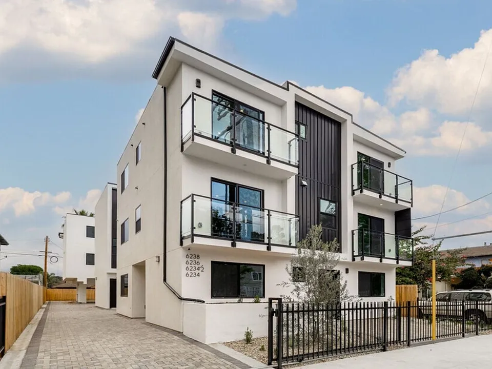 Newly Constructed Luxury Townhomes!