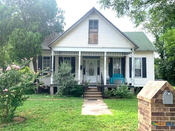 508 Stockdale St, Cuero, TX 77954