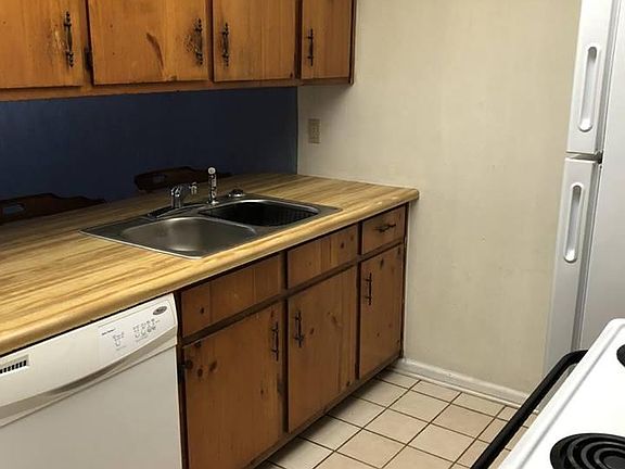 4th image of 2255 Shady Timbers Cir #B
