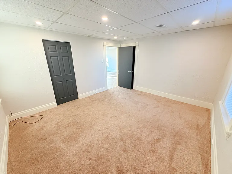 2820 Broadway Ave — Photo 16