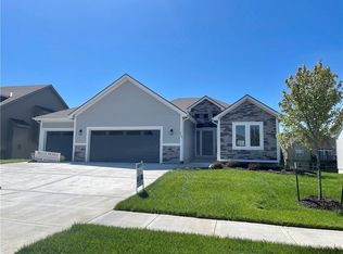 2125 Sycamore St, Leavenworth, KS 66048
