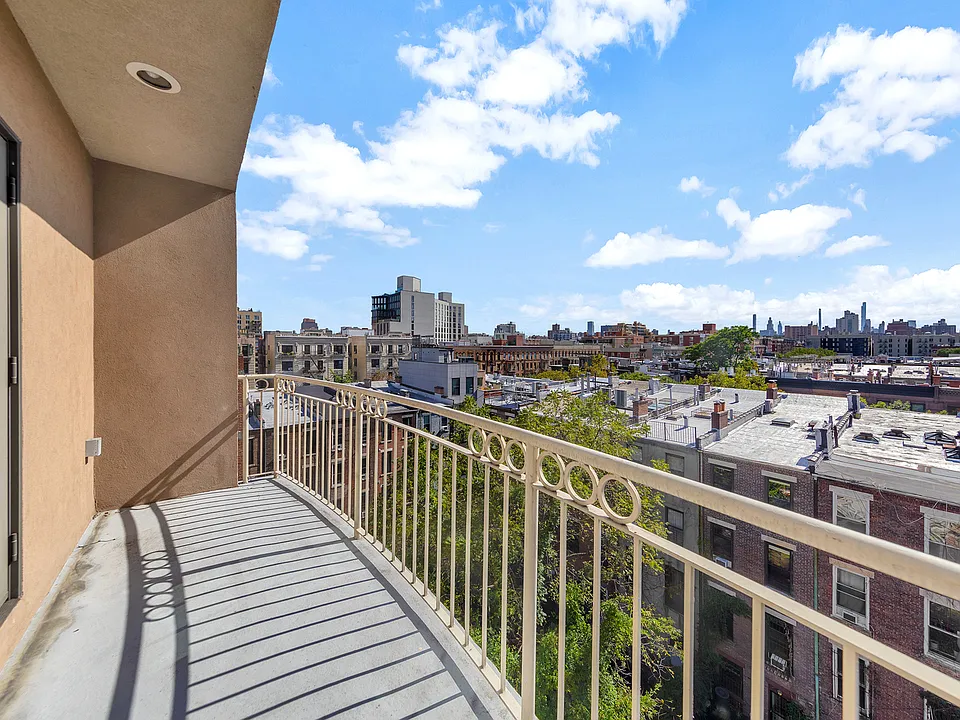 352 W 123rd St #PENTHOUSE