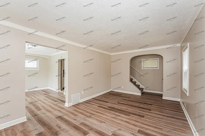 805 Woodland Ave — Photo 6