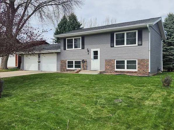 15 Brook St, Morris, MN 56267