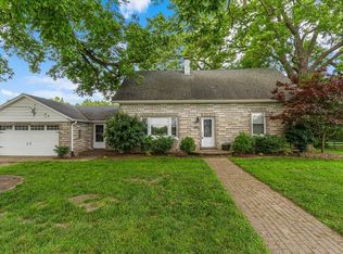 224 N East St, Smithton, IL 62285