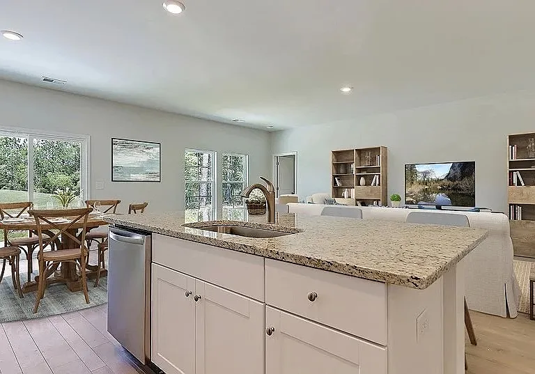 153 Pembroke St — Photo 10