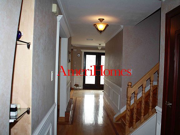 3rd image of 115 Jeannette Ave