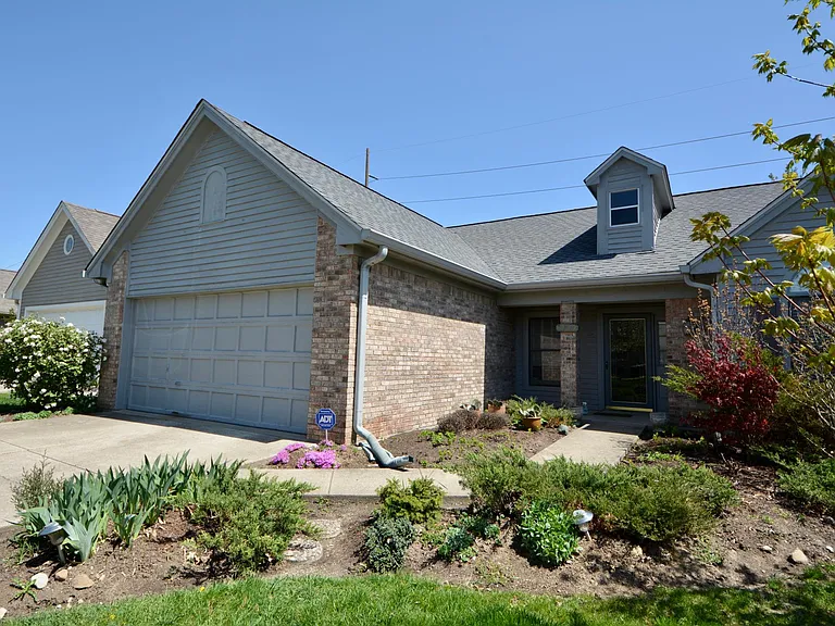 7749 Chesapeake Dr E — Photo 3