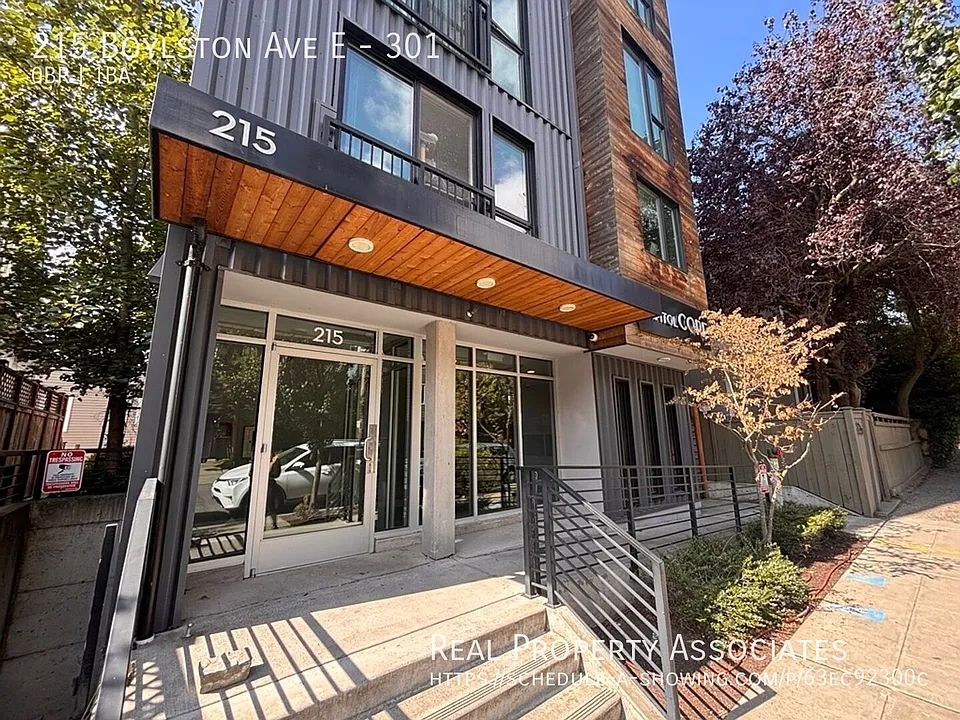 215 Boylston Ave E #301