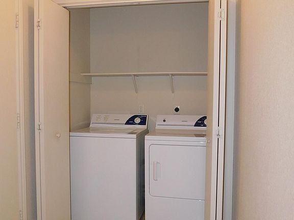 5th image of 303 Creek St #B
