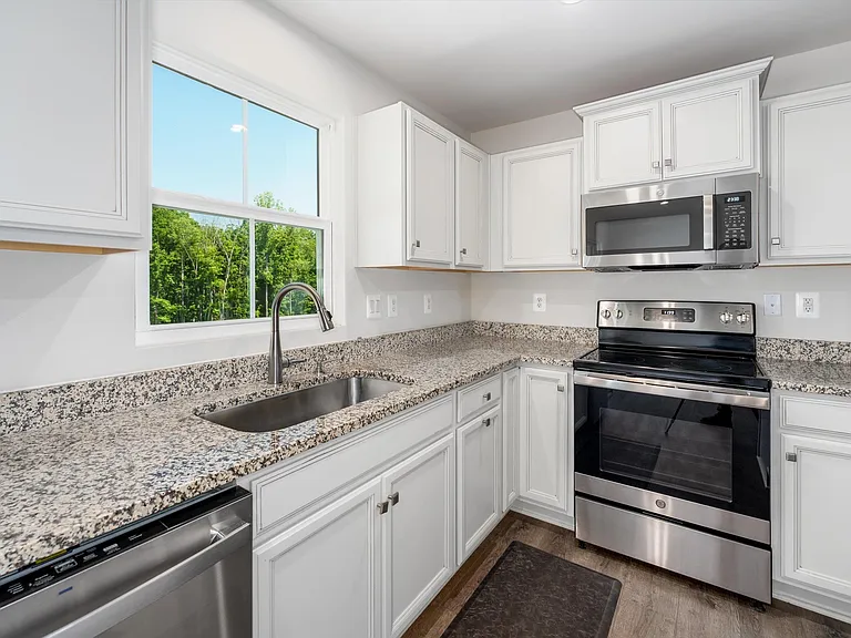 93 Archer Dr — Photo 26