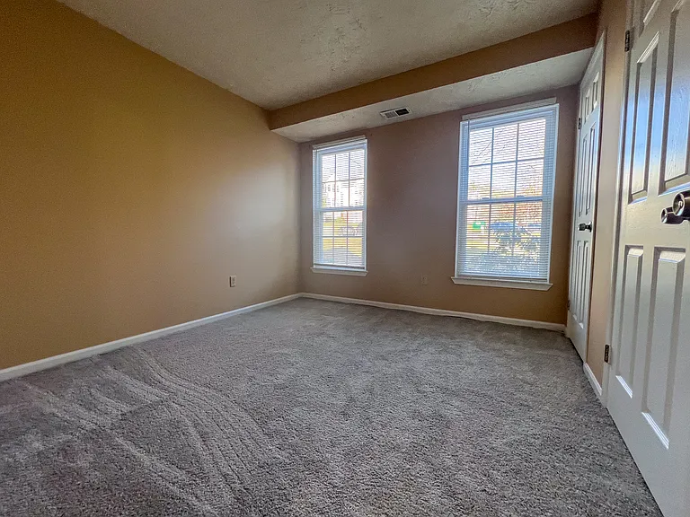 782 Southern Hills Dr — Photo 16
