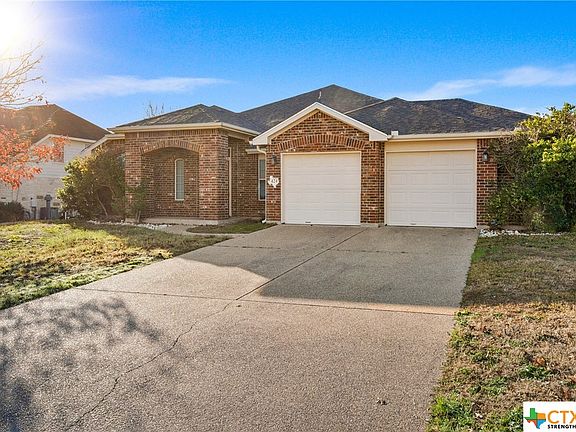 2nd image of 424 Wrought Iron Dr