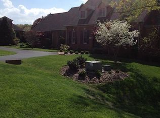 121 Talbott Dr, Bowling Green, KY 42103