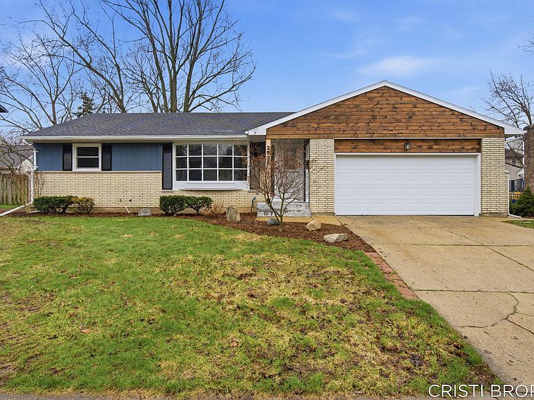 Listing photo 2