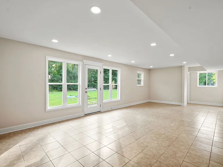 607 Longleaf Ave — Photo 12