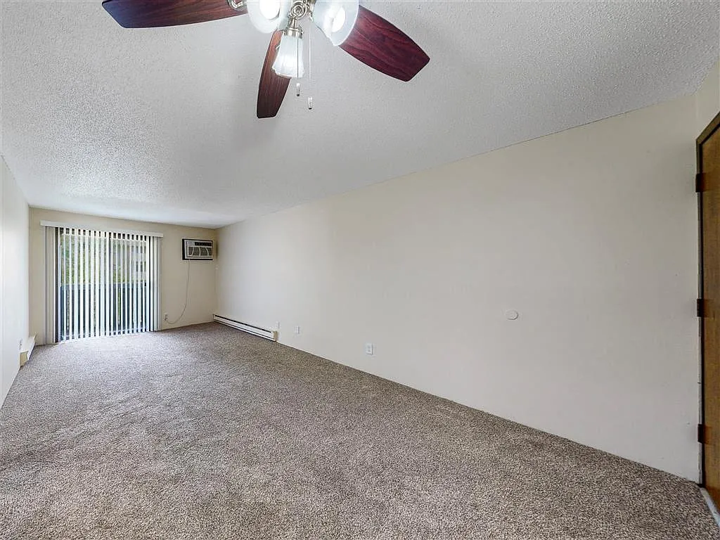 Park Forest Apartments — Photo 2