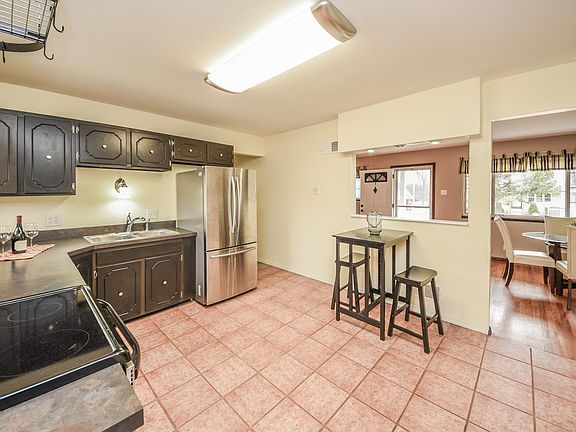 5th image of 627 Ivygate Dr