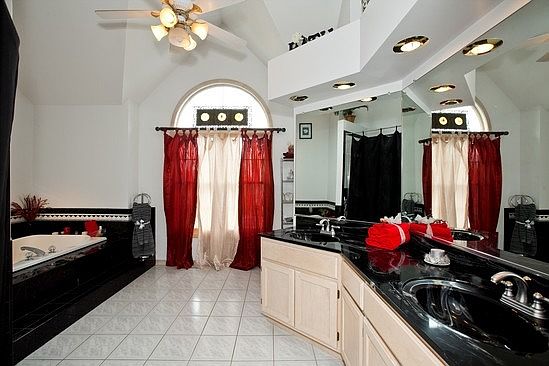 2nd image of 393 Blackfoot Dr