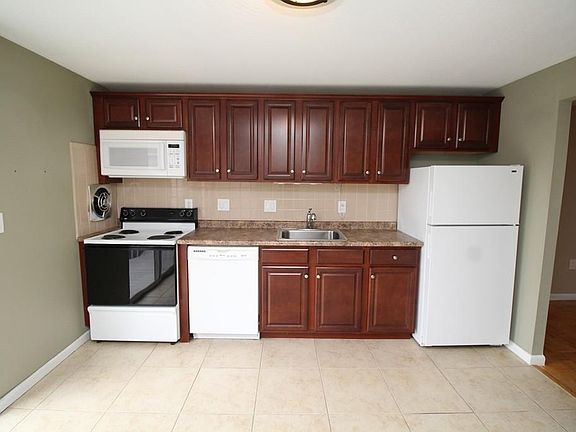 3rd image of 50B Washington Park Dr APT 8