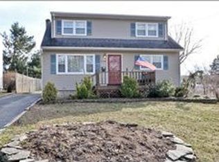 522 Giles Ave, Middlesex, NJ 08846