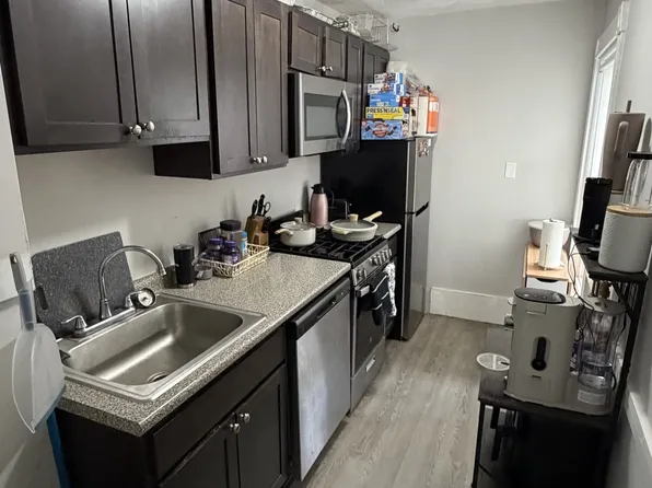 196 Fairmount Ave APT 5, Hyde Park, MA 02136