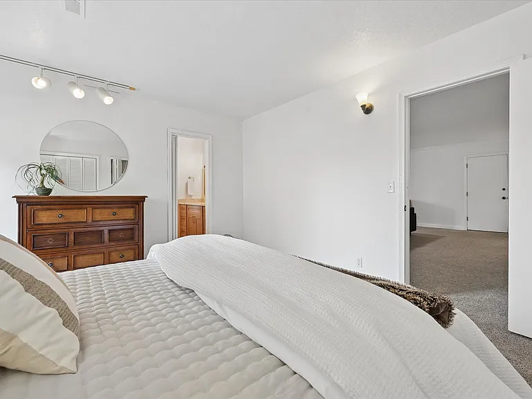7625 S Richmond Ave E — Photo 54