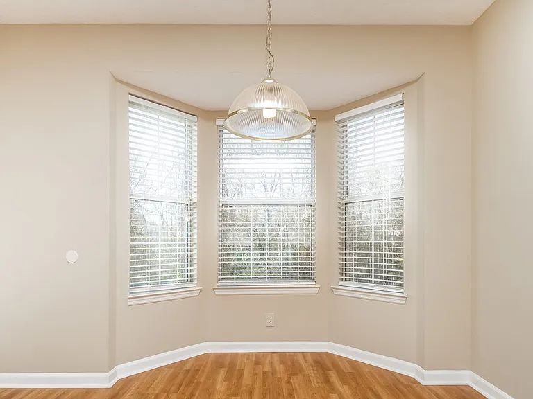 1215 Cedarbend Dr — Photo 5