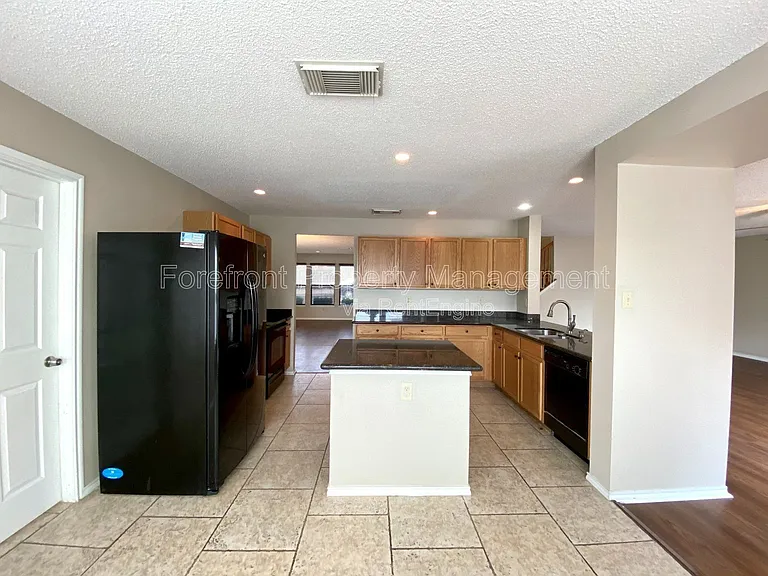 2510 Village Pkwy — Photo 25