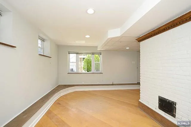 85 Oak St #1 — Photo 11