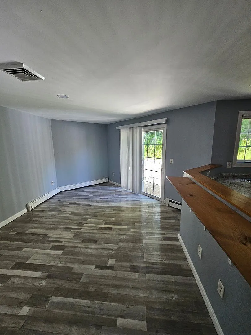 Sun-Filled 3BR/2BA Condo with Two Private Decks — Photo 4