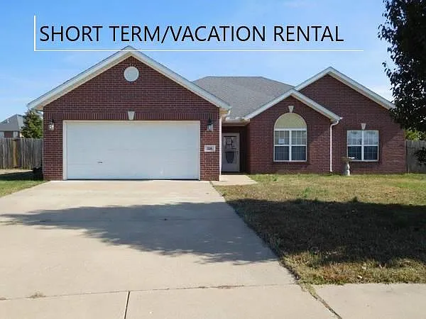3 bed, 1918 sqft, $3,000 — Photo 2