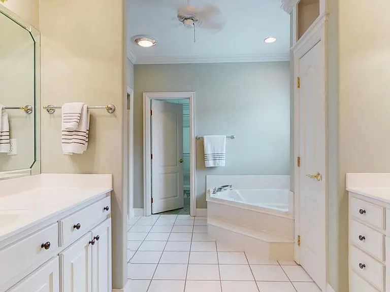 7703 Wolfpen Ridge Dr — Photo 17