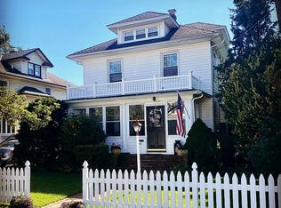 42 Tredwell Ave, Lynbrook, NY 11563