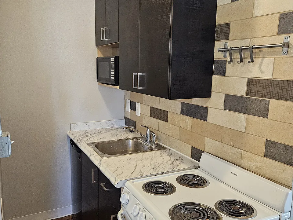 840 N Lincoln Ave #201A