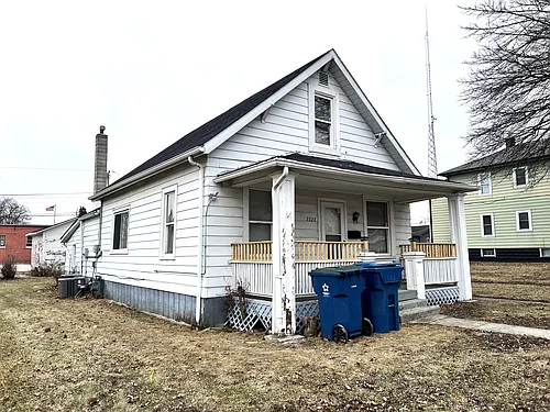 3323 Halsted St Photo 1