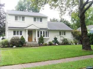 62 Diaz Pl, Paramus, NJ 07652