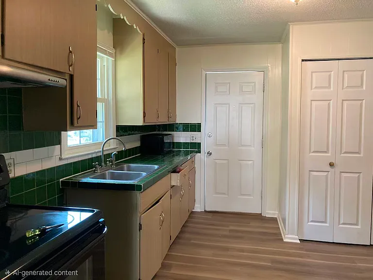 2615 Sater St — Photo 7