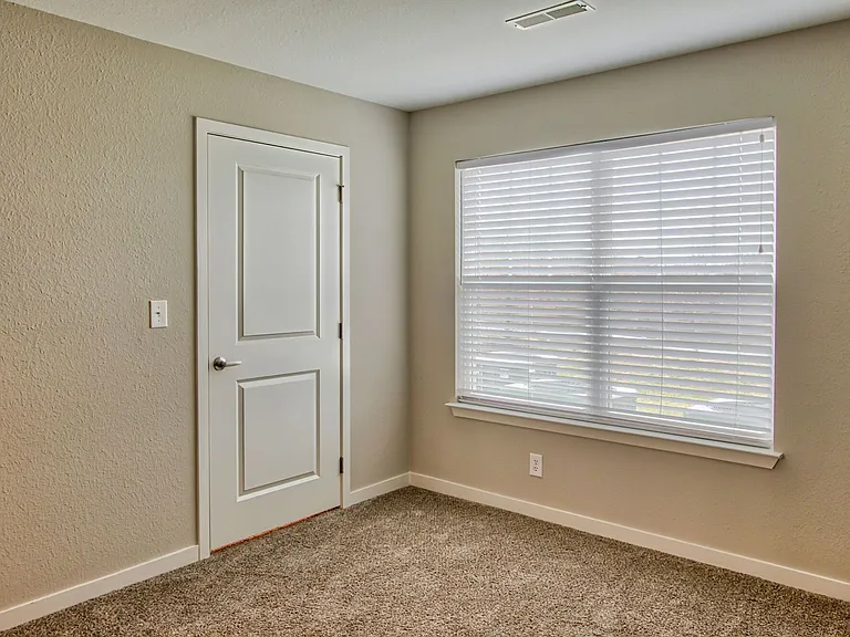 3 Bedroom - 3 Bed / 2 Bath - 1,184 Sq.Ft.