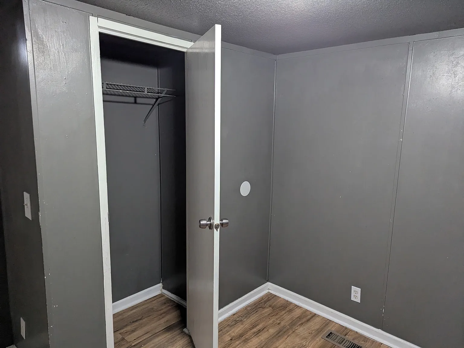 3 bed, 988 sqft, $850 — Photo 2