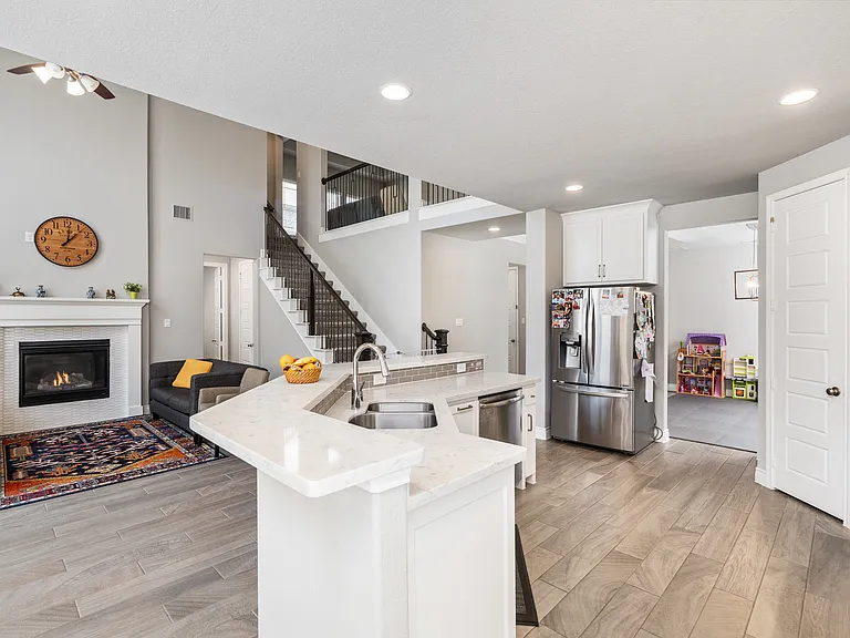 740 Dover Dr — Photo 8