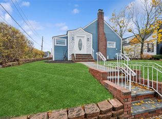 12 HewLett Point Avenue, East Rockaway, NY 11518