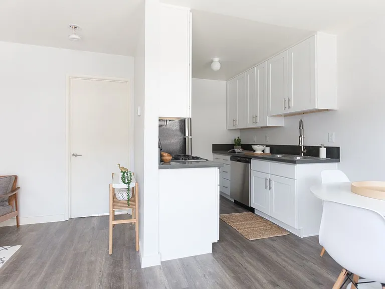 1815 E 2nd St #17 — Photo 3