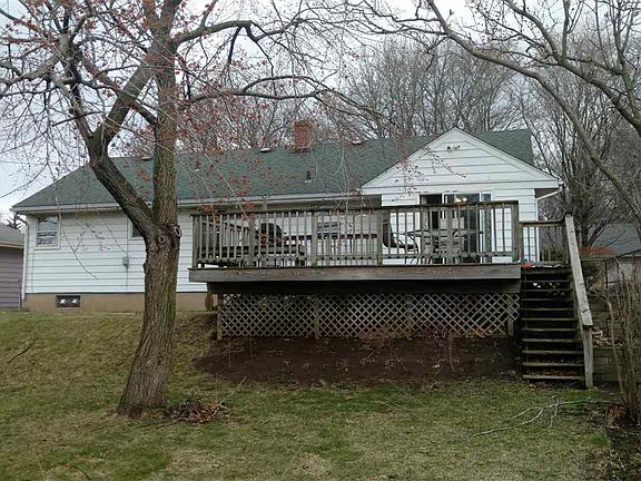 2nd image of 2621 2nd Ave