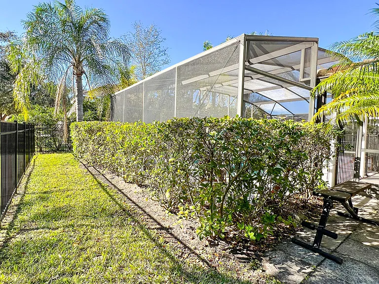 4772 Windsor Ave — Photo 33