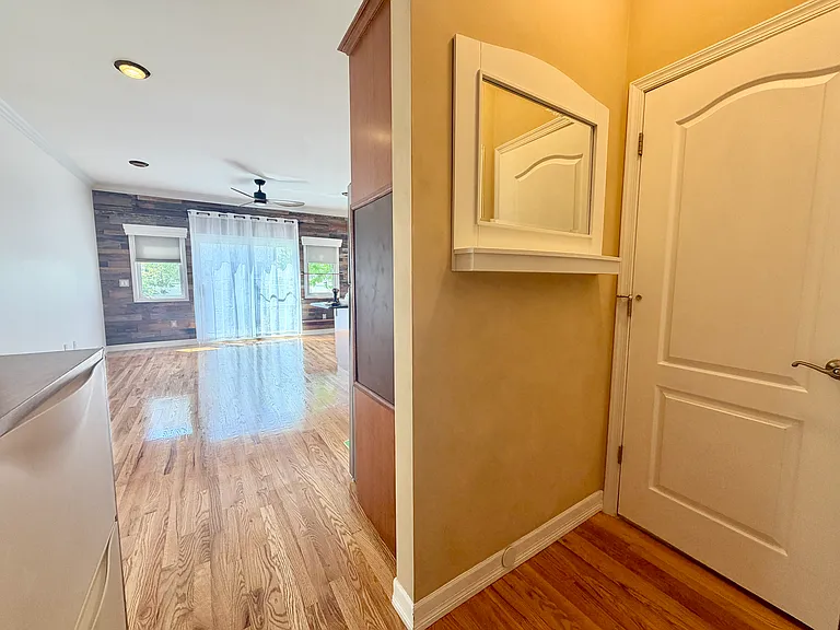 204 Sneden Ave #2 — Photo 9