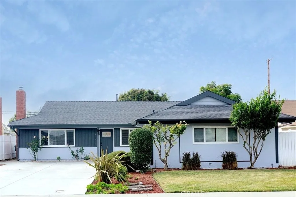 3 bed, 1232 sqft, $4,500 — Photo 1