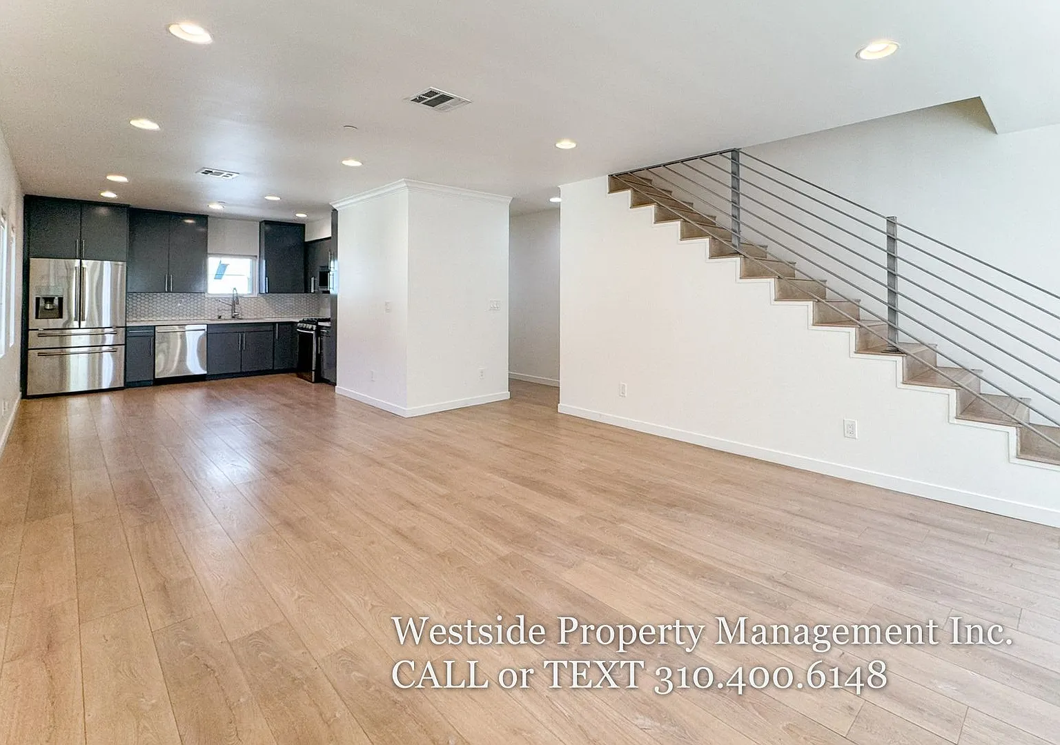 Luxurious Spacious Townhome | Prime Hollywood Location — Photo 4